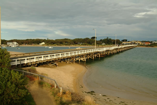 Old Barwon Heads Bridge, linking Barwon Heads and Ocean Grove, Bellarine Peninsula, Victoria, Australia.