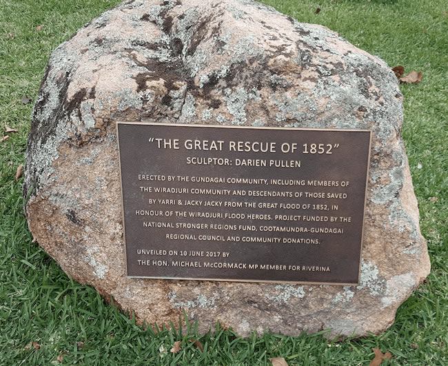 Memorial plaque for Yarri and Jacky at Gundagai. Opened on 10 June 2017