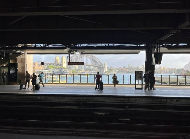 The Sydney Harbour Bridge from the railway station.